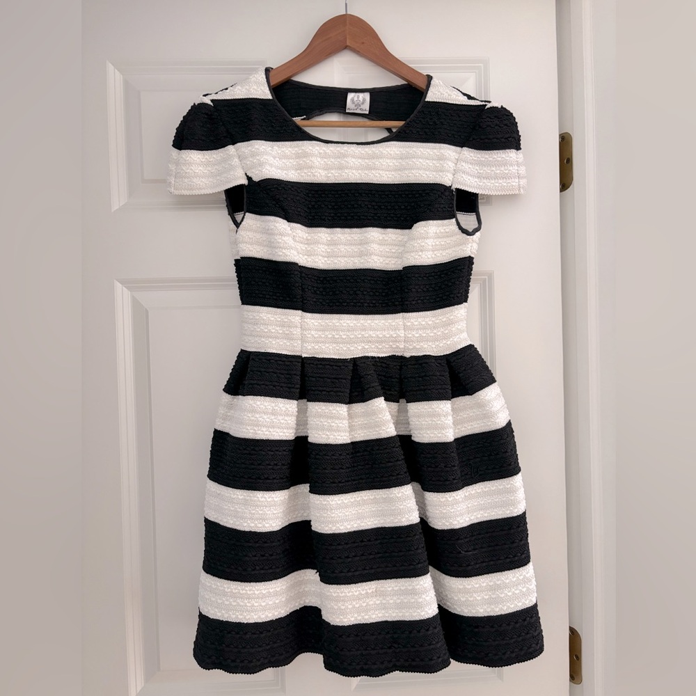 Angel Biba Black and White dress. Size 8. Cap Sleeves, Open Back. Pre-loved.